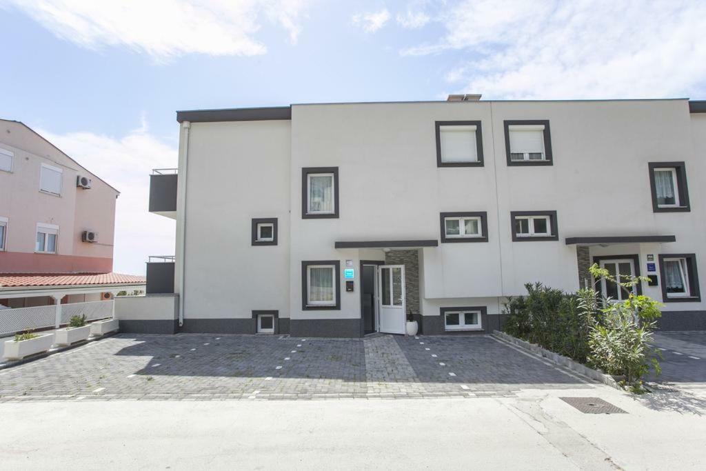 Apartman Tony 마카르스카 외부 사진